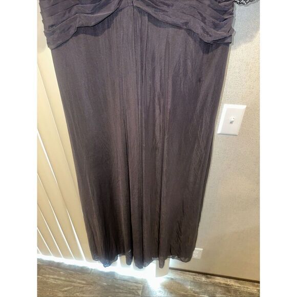 New LA FEMME Ruched Twist Column Gown In Gunmetal Size 16 Retail $438. 14 - Picture 8 of 16